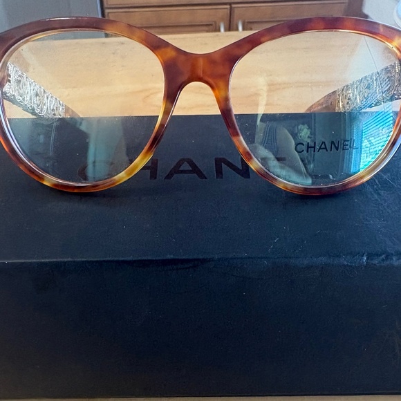 Chanel Bijou Collection - Picture 5 of 5